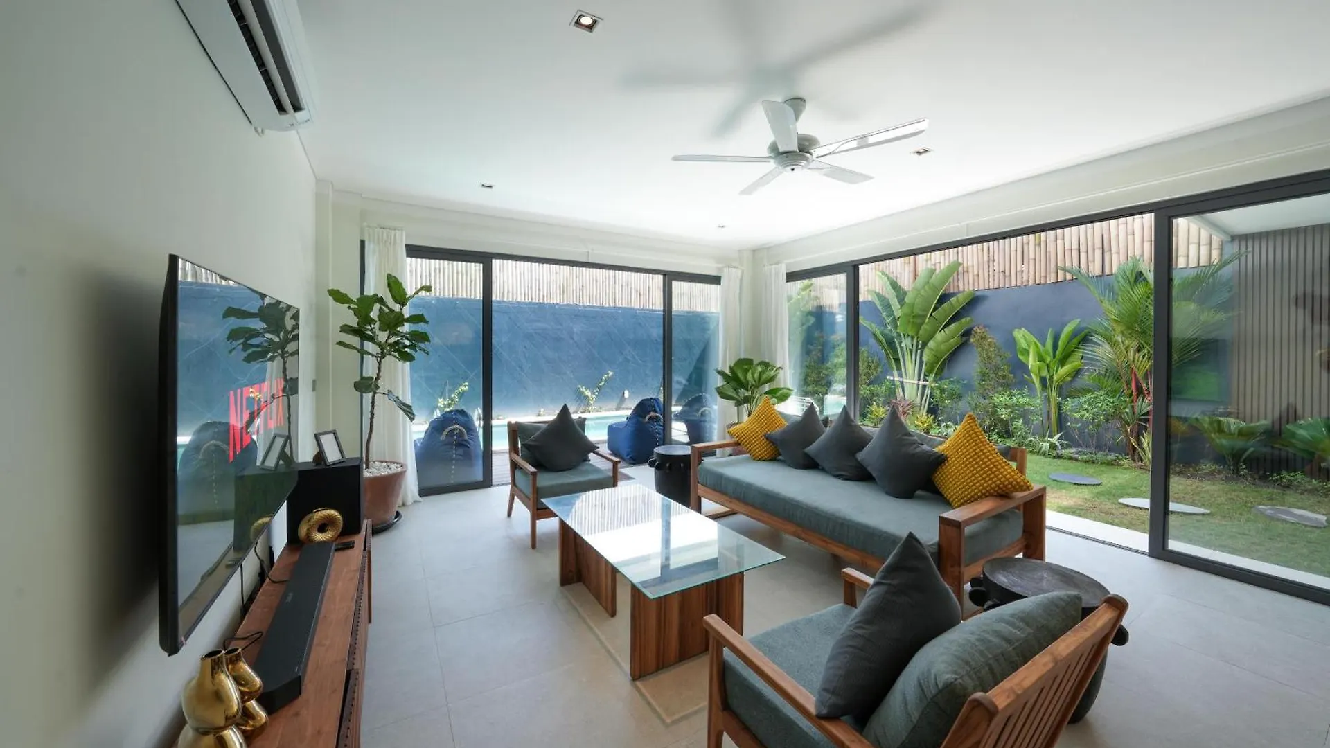Twin Villas Drupadi 8Br Seminyak 0*,  Indonézia